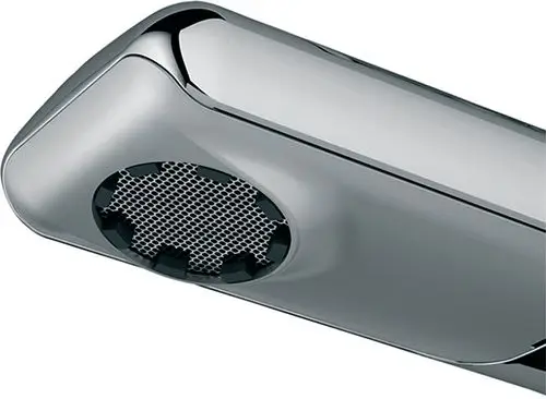 Chromfarbener Strahlregler mit runder Öffnung und Gitterstruktur, produziert von Ideal Standard, zur Regulierung des Wasserflusses in Armaturen.